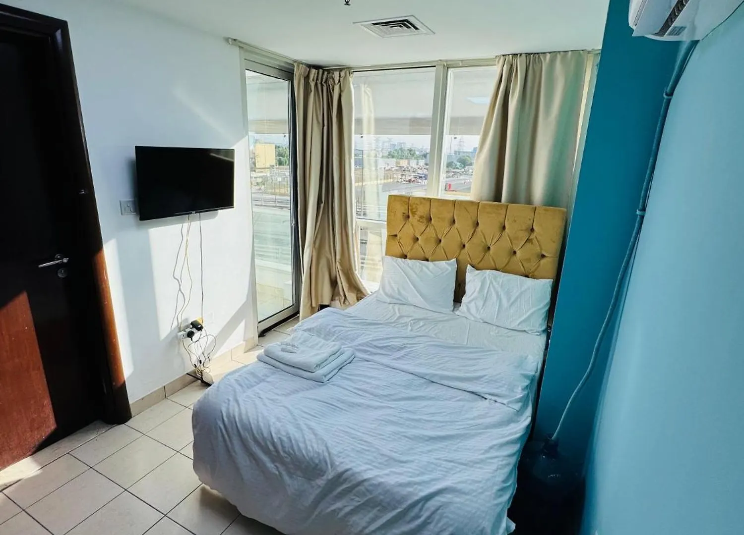 Charming Room Bath Inside & Balcony Dubai 0*,
