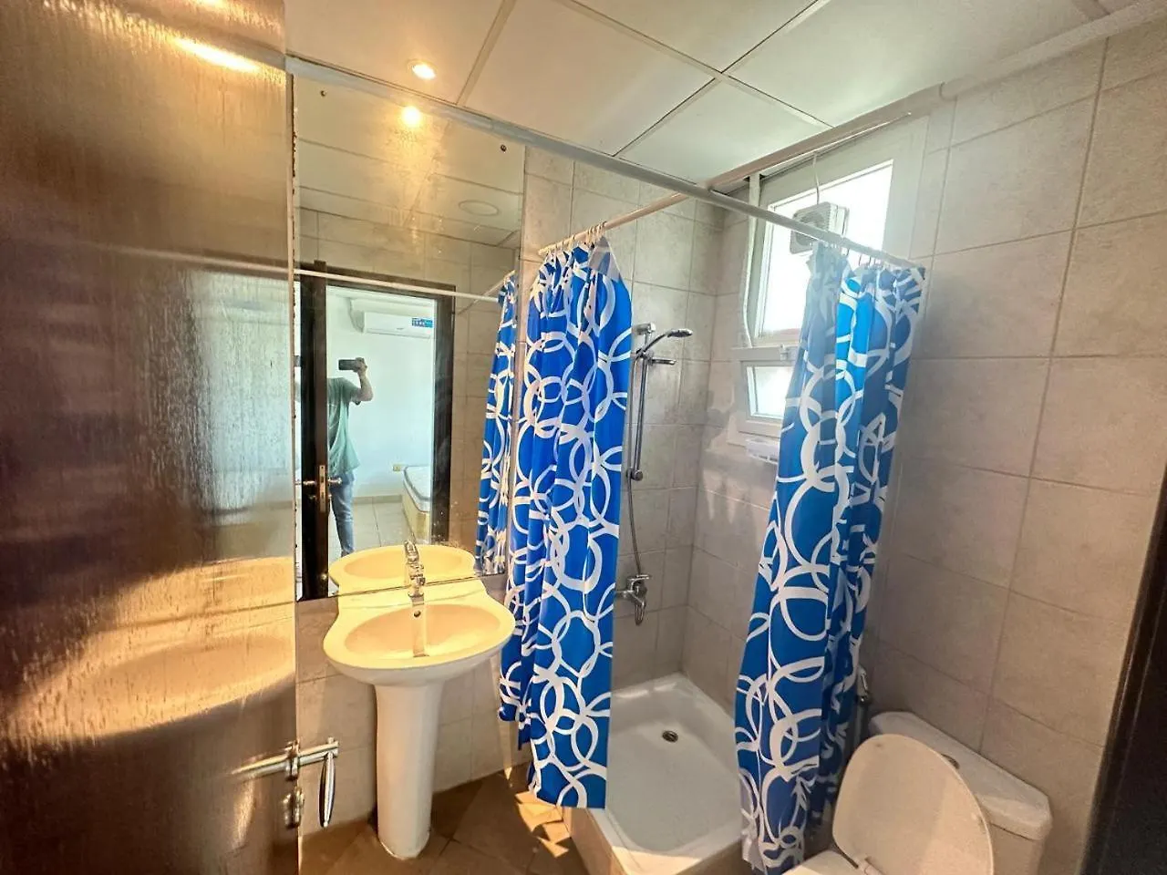 Charming Room Bath Inside & Balcony Dubai Alloggio in famiglia
